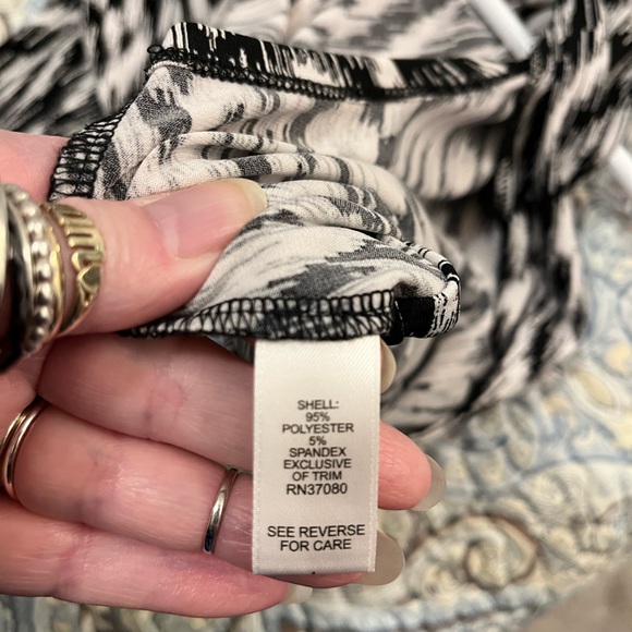 Sleeveless romper - Picture 7 of 12